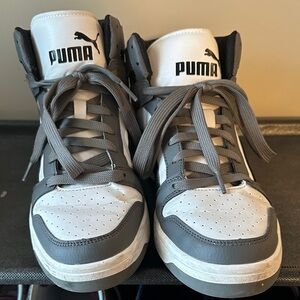 Puma Men's Sneakers in Gray and White